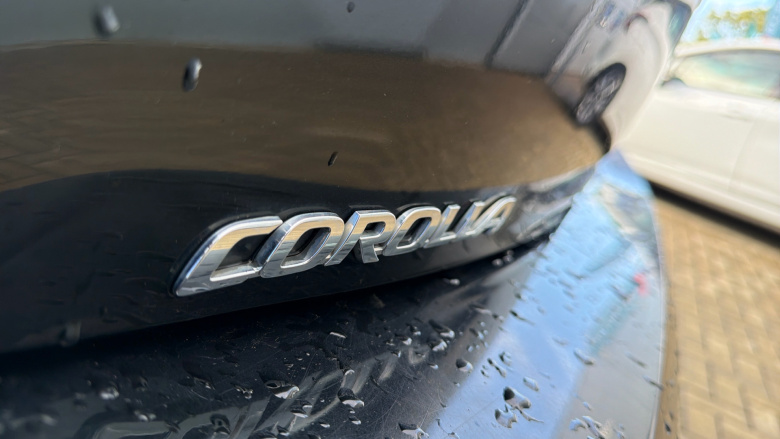 Toyota Corolla 1.8 VVT-i Hybrid Icon Tech 5dr CVT Hybrid Hatchback